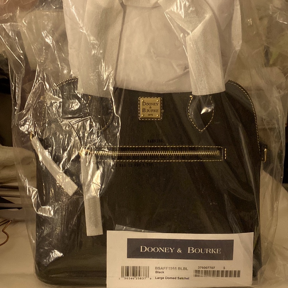 SOLD!

Dooney & Bourke 
Large Domed Satchel…BLACK